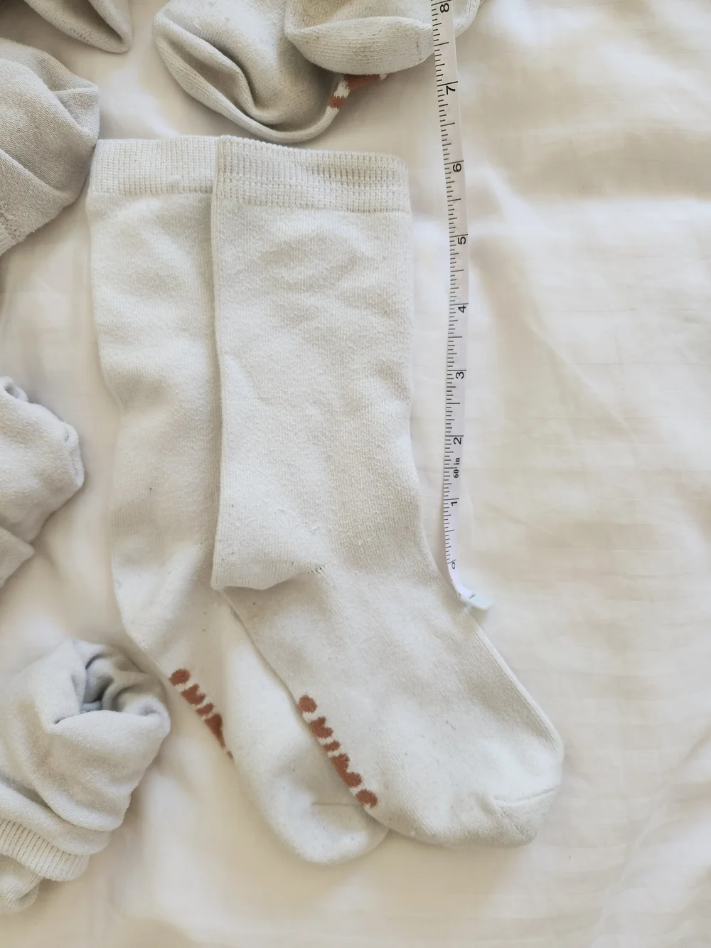 SKIMS Set Of 7 -- White Crew Socks Everyday Mid Calf